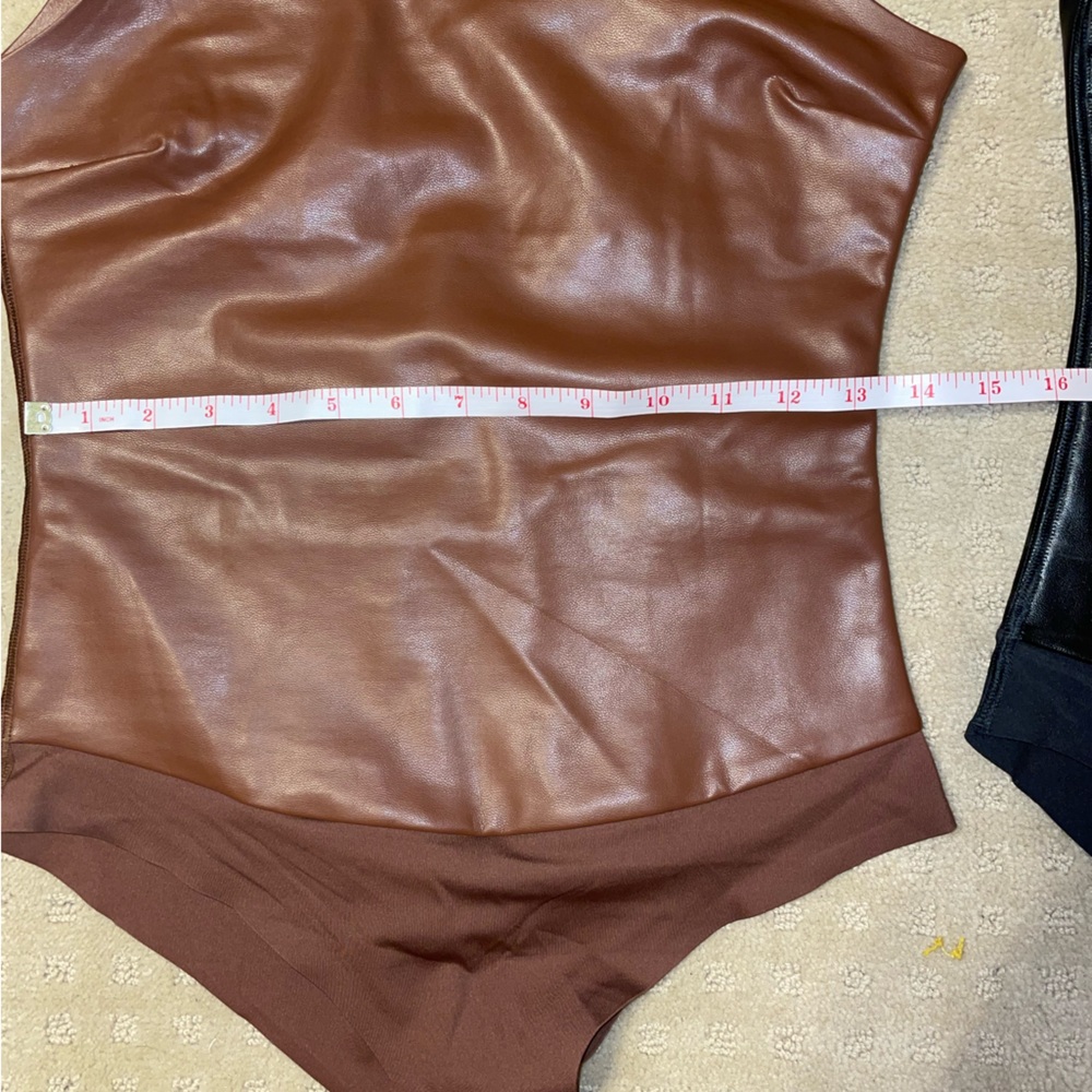 Pinsy vegan leather shapewear bodysuit - Picture 5 of 6